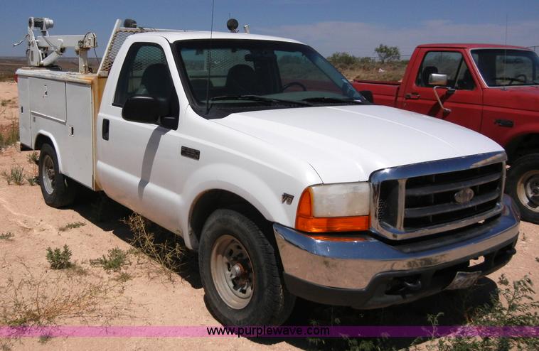image for item A9736 2000 Ford F250 pickup truck