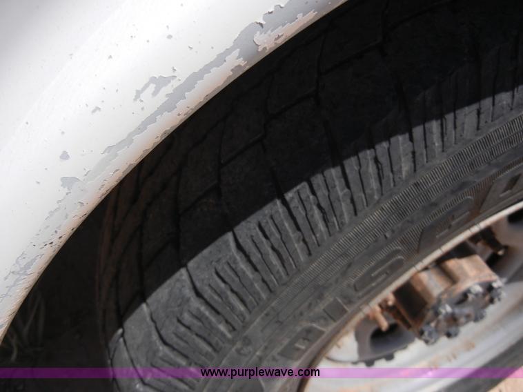 image for item A9736 2000 Ford F250 pickup truck