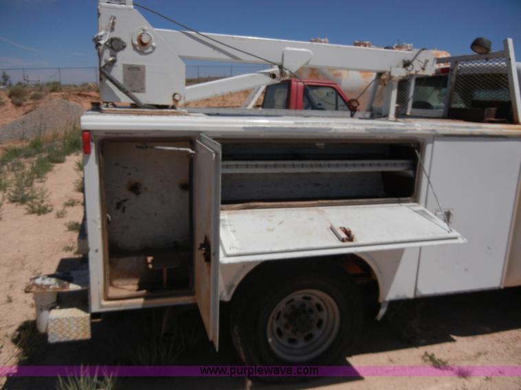 image for item A9736 2000 Ford F250 pickup truck