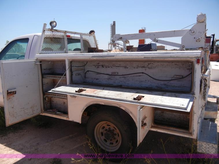 image for item A9736 2000 Ford F250 pickup truck