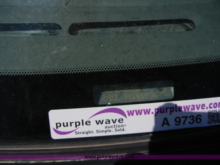 image for item A9736 2000 Ford F250 pickup truck