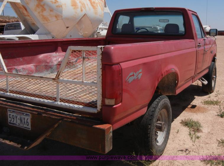 image for item A9737 1995 Ford F350 pickup truck