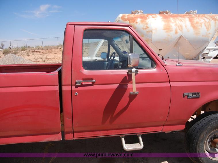 image for item A9737 1995 Ford F350 pickup truck