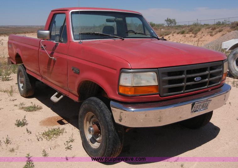 image for item A9737 1995 Ford F350 pickup truck