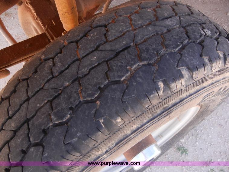 image for item A9737 1995 Ford F350 pickup truck