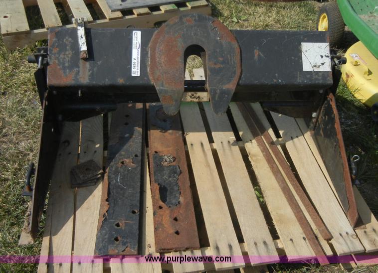 image for item A9935 Fifth wheel hitch