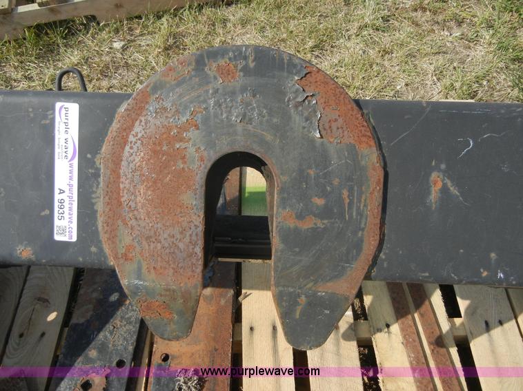image for item A9935 Fifth wheel hitch