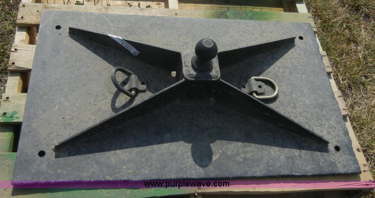 image for item A9936 Truck bed fifth wheel ball hitch