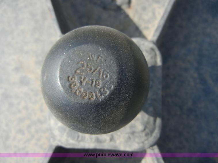 image for item A9936 Truck bed fifth wheel ball hitch