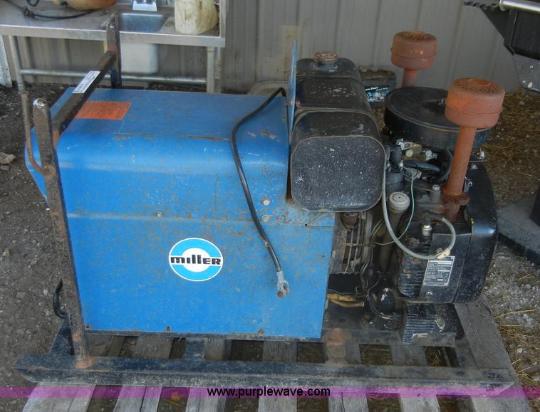 image for item A9974 Miller AEAD-200LE welder