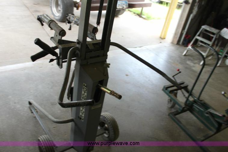 Motor Toter outboard removal jack in Abilene, KS Item B9915 sold