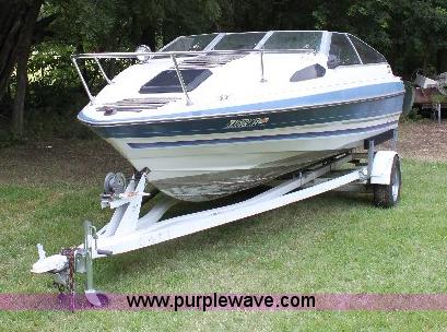 image for item B9927 1987 Bayline Capri 19' cuddy cabin boat