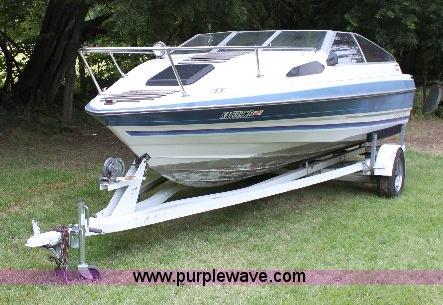 image for item B9927 1987 Bayline Capri 19' cuddy cabin boat