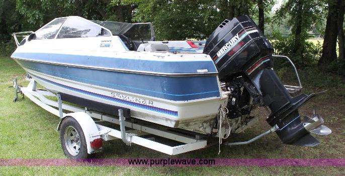image for item B9927 1987 Bayline Capri 19' cuddy cabin boat