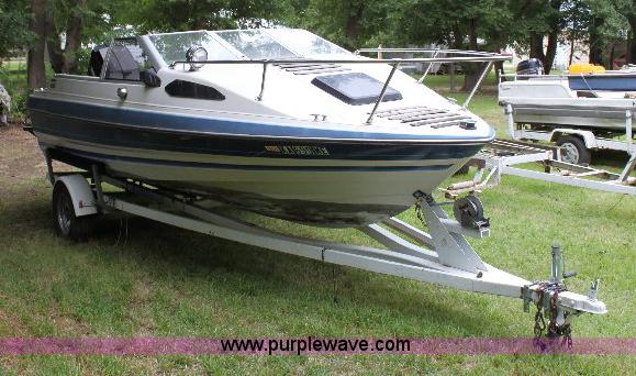 image for item B9927 1987 Bayline Capri 19' cuddy cabin boat