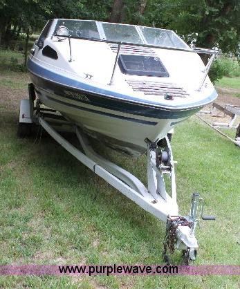 image for item B9927 1987 Bayline Capri 19' cuddy cabin boat