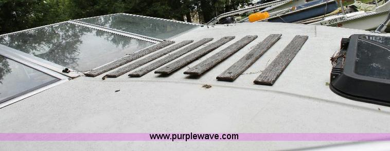 image for item B9927 1987 Bayline Capri 19' cuddy cabin boat