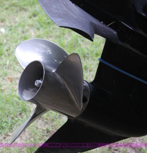 image for item B9927 1987 Bayline Capri 19' cuddy cabin boat