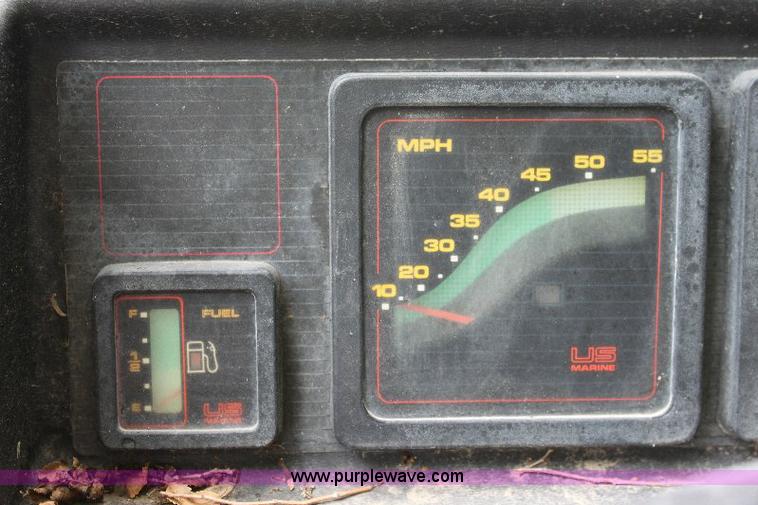 image for item B9927 1987 Bayline Capri 19' cuddy cabin boat