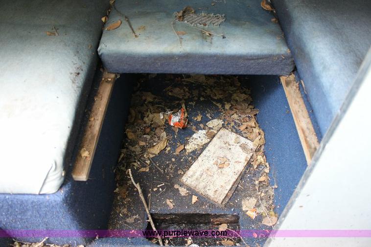 image for item B9927 1987 Bayline Capri 19' cuddy cabin boat