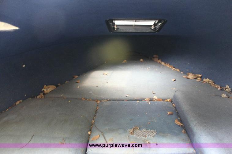 image for item B9927 1987 Bayline Capri 19' cuddy cabin boat