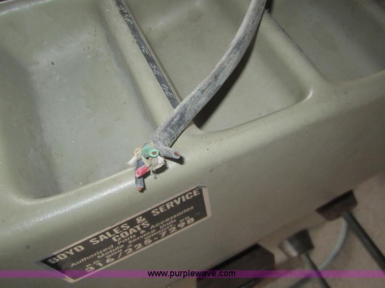 image for item C9760 Nortron 7402-326 tire balancer