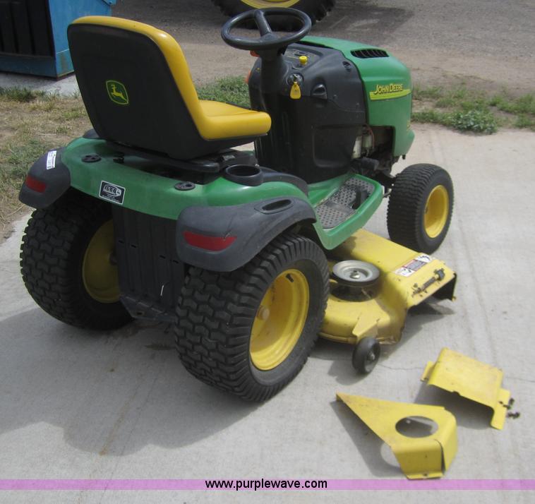 image for item C9777 John Deere G110 automatic lawn mower