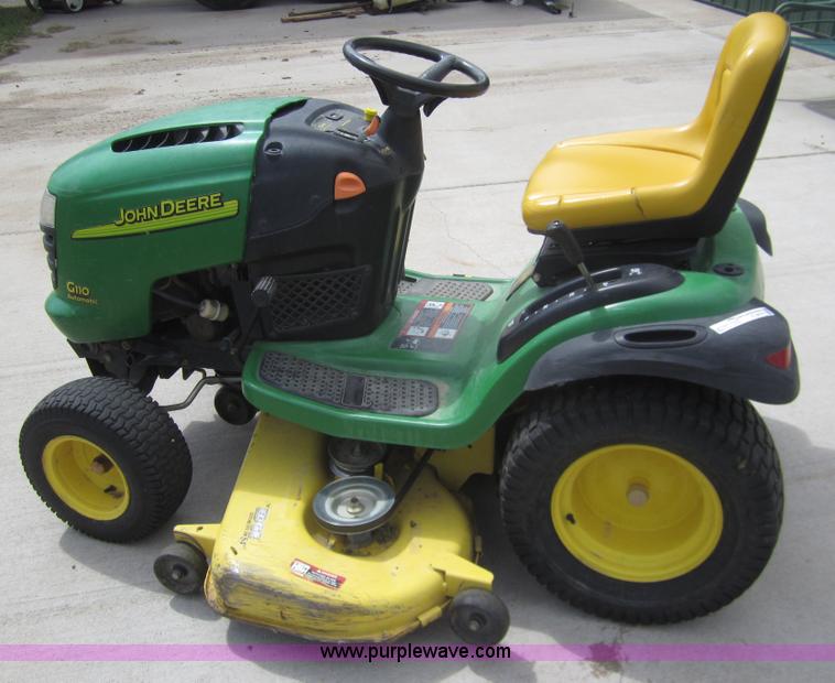 image for item C9777 John Deere G110 automatic lawn mower