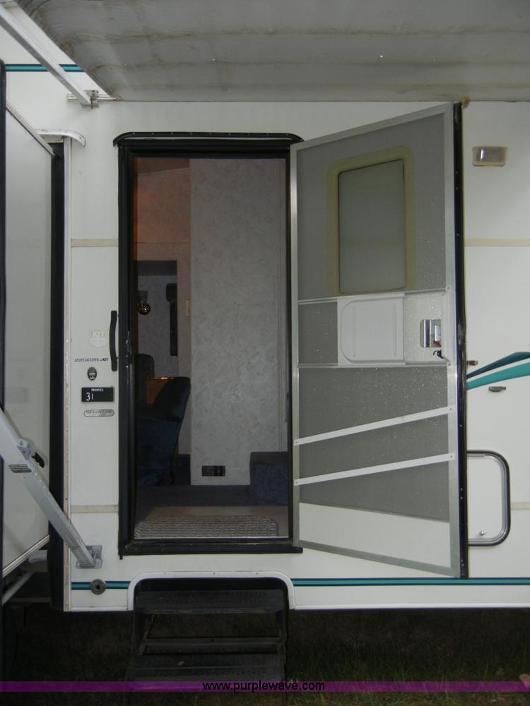 image for item D9501 1997 Sportsman 315F 31.5' camper