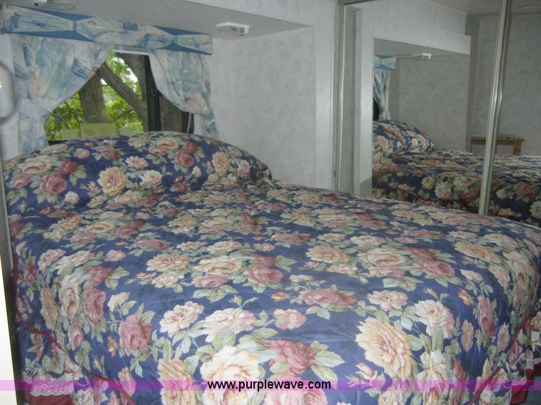 image for item D9501 1997 Sportsman 315F 31.5' camper