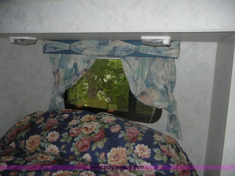 image for item D9501 1997 Sportsman 315F 31.5' camper