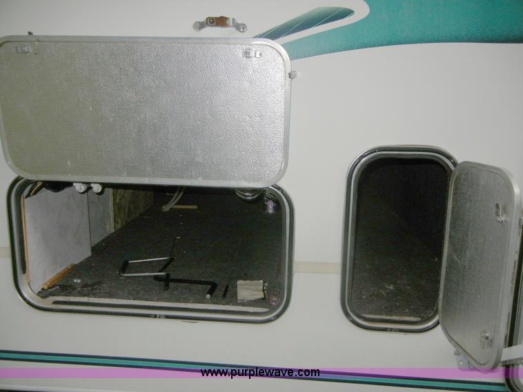 image for item D9501 1997 Sportsman 315F 31.5' camper