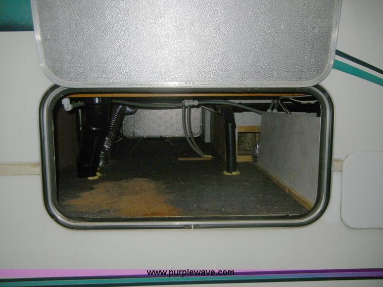 image for item D9501 1997 Sportsman 315F 31.5' camper