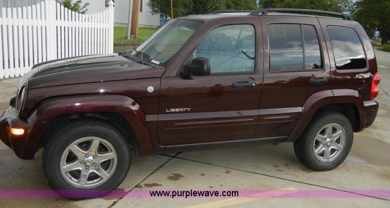 image for item D9643 2004 Jeep Liberty Limited SUV