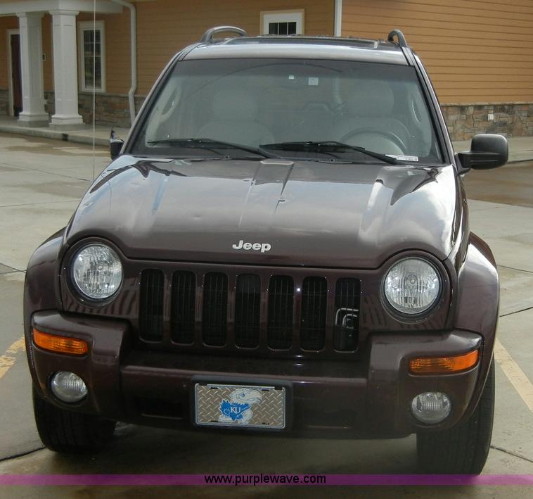 image for item D9643 2004 Jeep Liberty Limited SUV