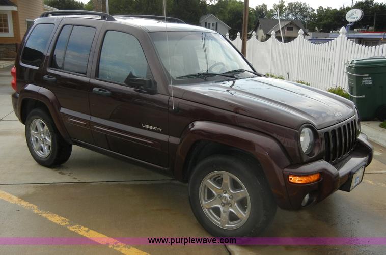 image for item D9643 2004 Jeep Liberty Limited SUV