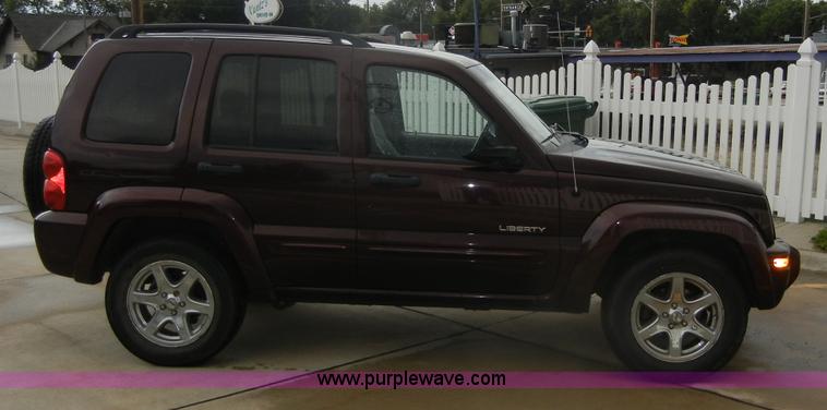 image for item D9643 2004 Jeep Liberty Limited SUV