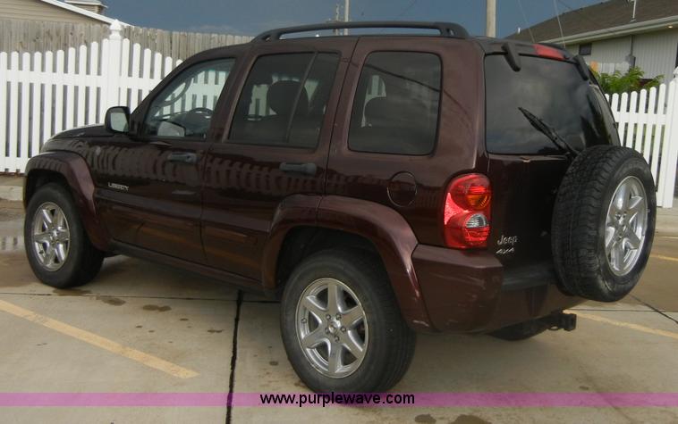 image for item D9643 2004 Jeep Liberty Limited SUV