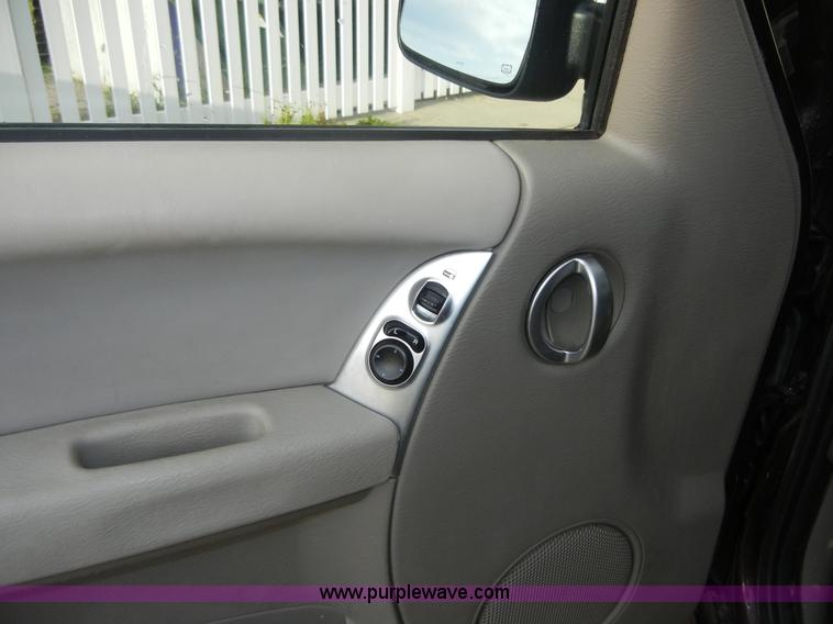 image for item D9643 2004 Jeep Liberty Limited SUV