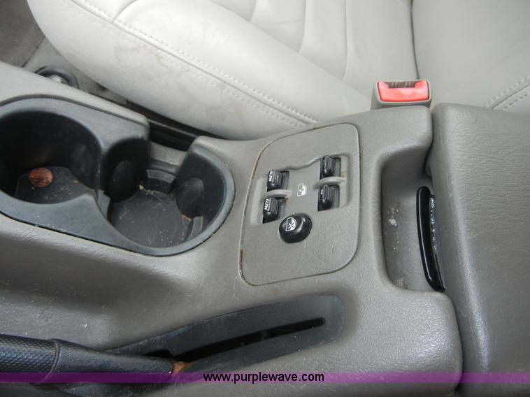 image for item D9643 2004 Jeep Liberty Limited SUV