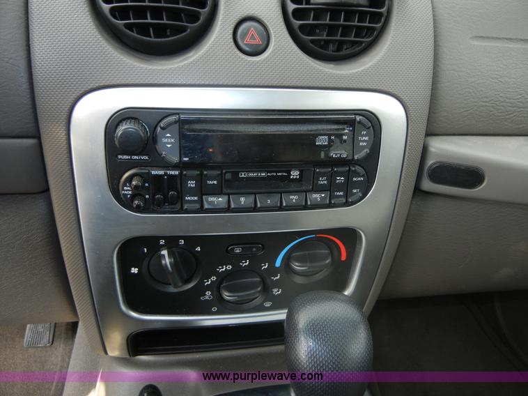 image for item D9643 2004 Jeep Liberty Limited SUV