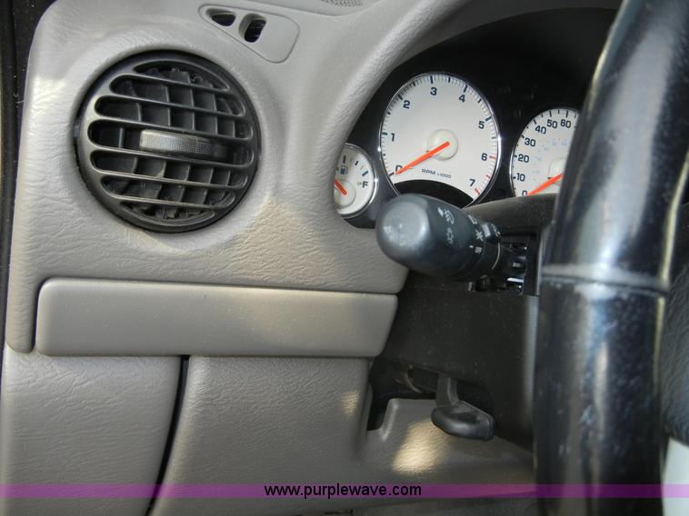 image for item D9643 2004 Jeep Liberty Limited SUV