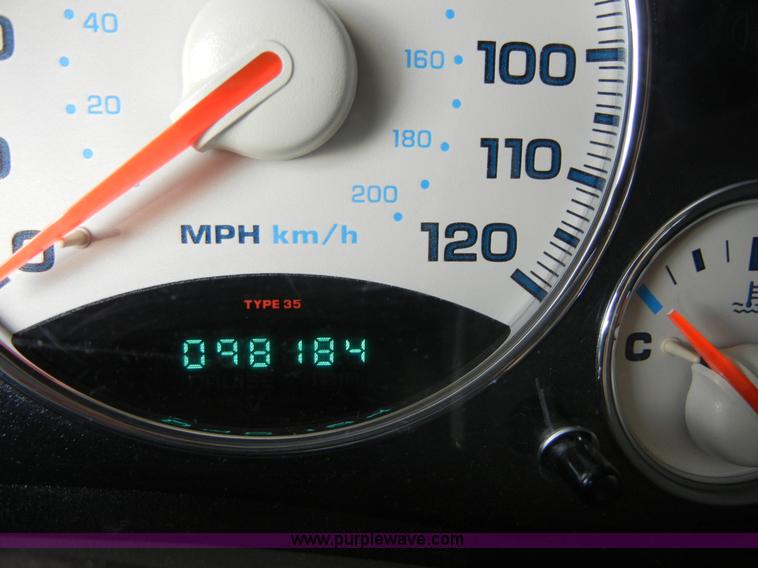 image for item D9643 2004 Jeep Liberty Limited SUV