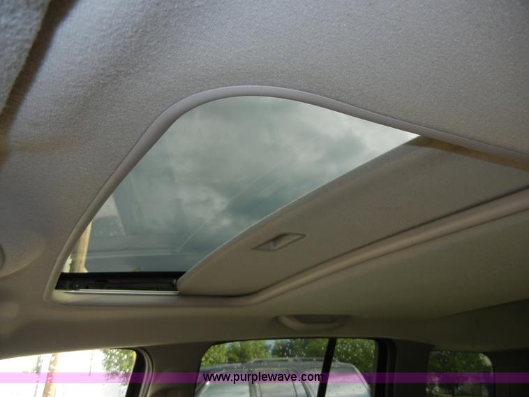 image for item D9643 2004 Jeep Liberty Limited SUV