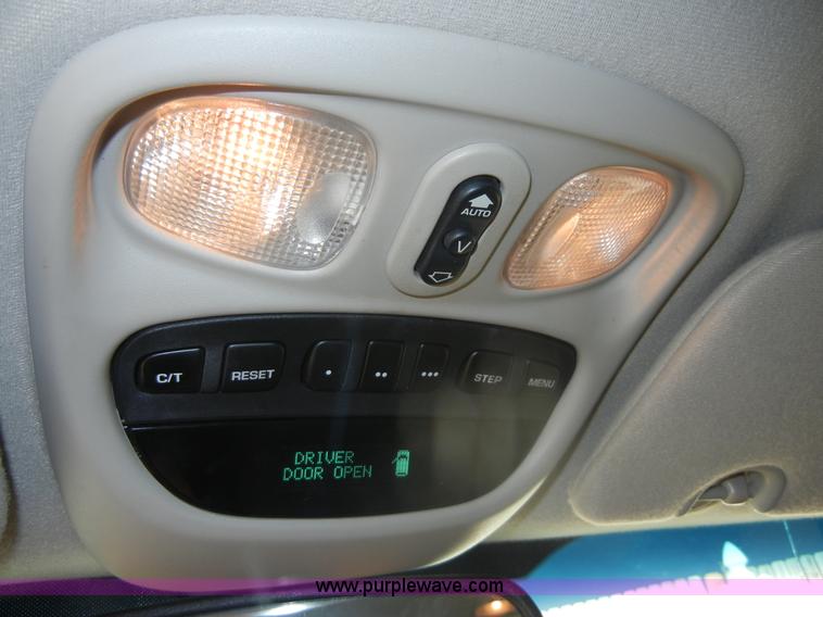 image for item D9643 2004 Jeep Liberty Limited SUV