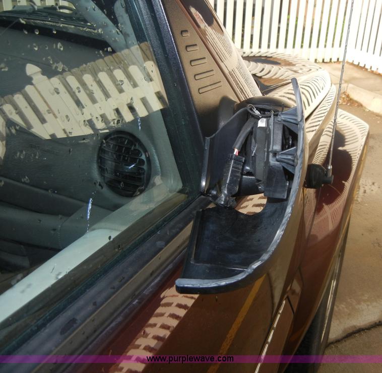 image for item D9643 2004 Jeep Liberty Limited SUV