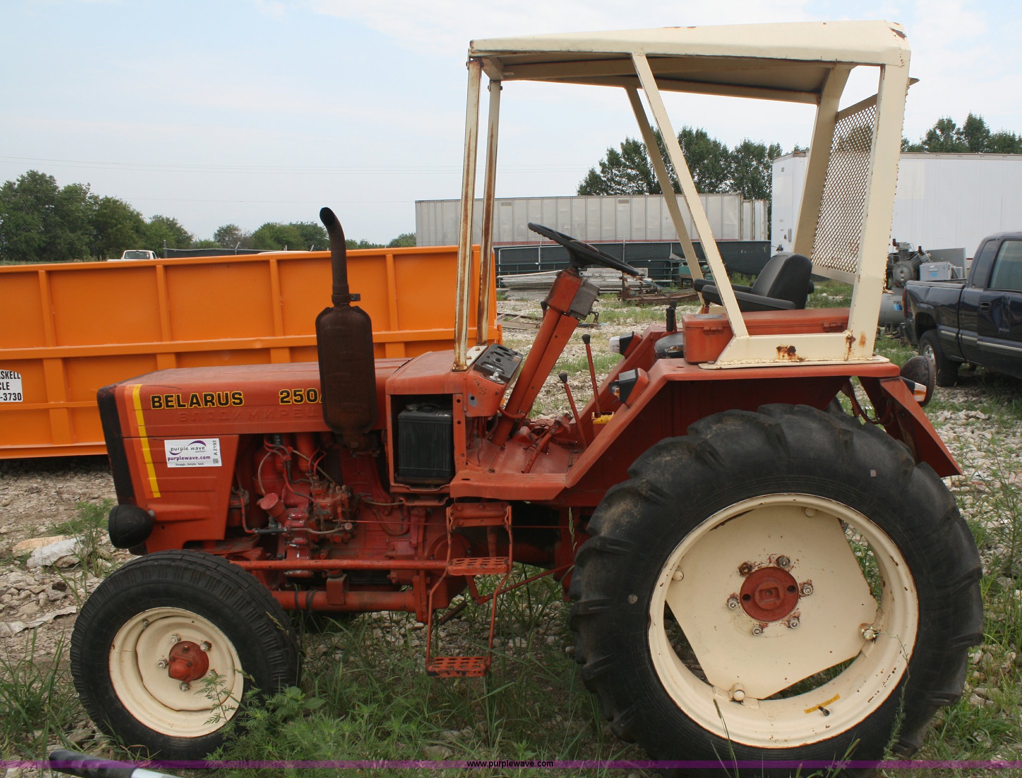 Belarus 250AS tractor in Baldwin City, KS Item A2193 sold Purple Wave