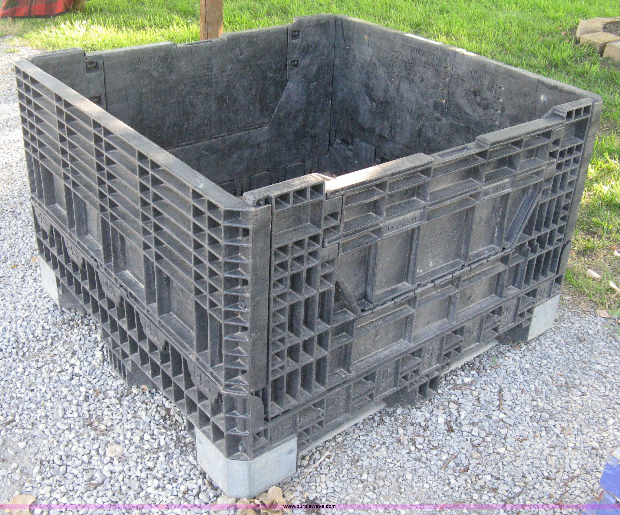 Gaylord plastic pallet/box in Rock, KS Item B9527 sold Purple Wave