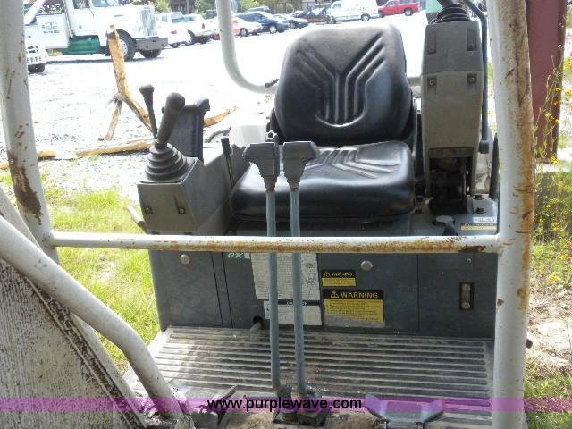 image for item A1197 2006 Takeuchi TB016 mini excavator