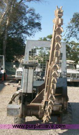 image for item A1207 1990 Bobcat 3023 trencher